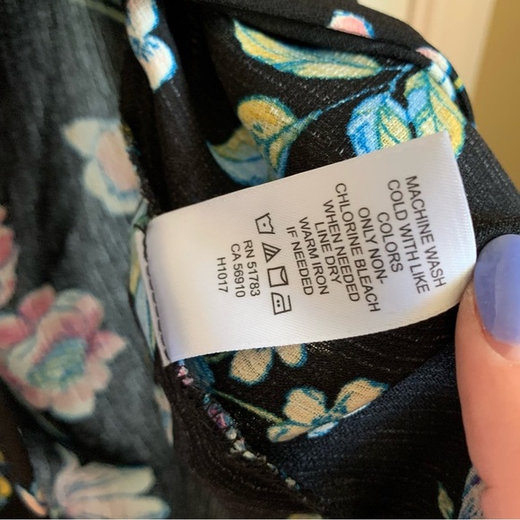 Maurices Floral Tie Front Tiered Bell Long Sleeve Blouse, size M - Picture 6 of 8